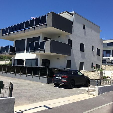 Black&White 1 Krk Town Exterior photo